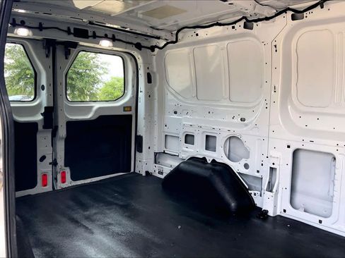 Used 2020 Ford Transit 250 Low Roof RWD image 9