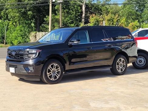 Used 2025 Ford Expedition Max Active RWD image 3