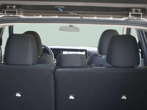 Used 2025 Nissan Kicks SV image 33