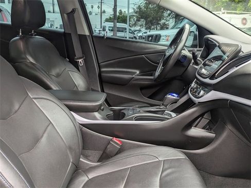 Used 2017 Chevrolet Volt LT w/ Comfort Package image 26