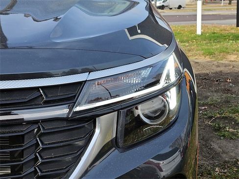 Used 2025 Kia Seltos S image 9