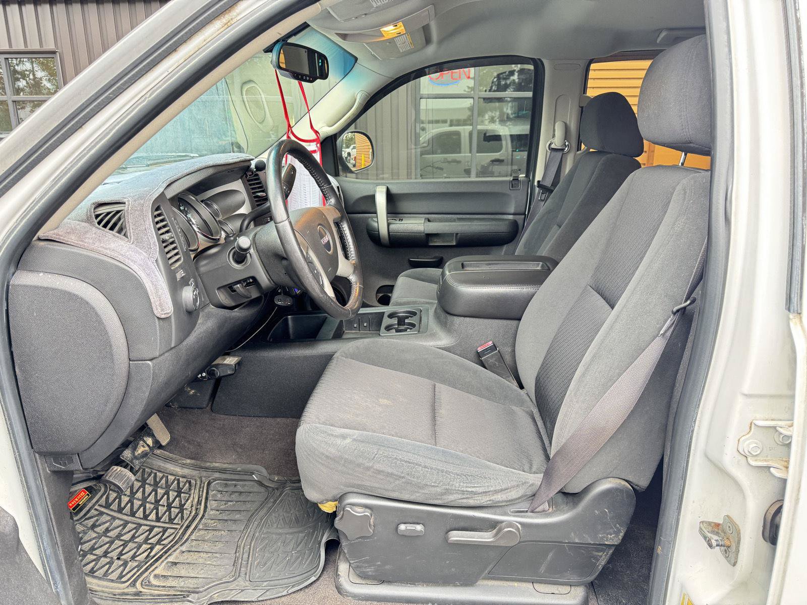 Used 2008 GMC Sierra 2500 SLE w/ SLE2 Preferred Package AWD/4WD image 12