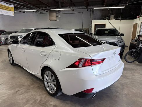 Used 2016 Lexus IS 200t image 5