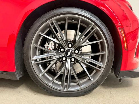 Used 2018 Chevrolet Camaro ZL1 RWD image 11