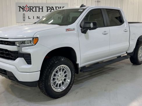 Used 2025 Chevrolet Silverado 1500 RST image 5