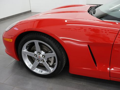Used 2008 Chevrolet Corvette Convertible w/ Preferred Equipment Group RWD image 27