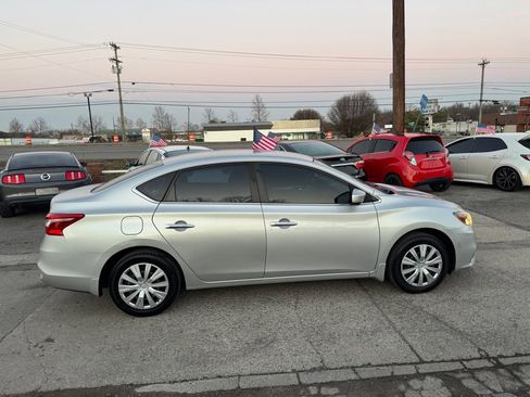 Used 2019 Nissan Sentra S image 4