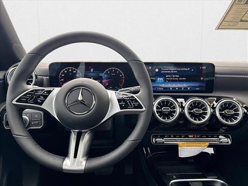 New 2025 Mercedes-Benz CLA 250 4MATIC image 15