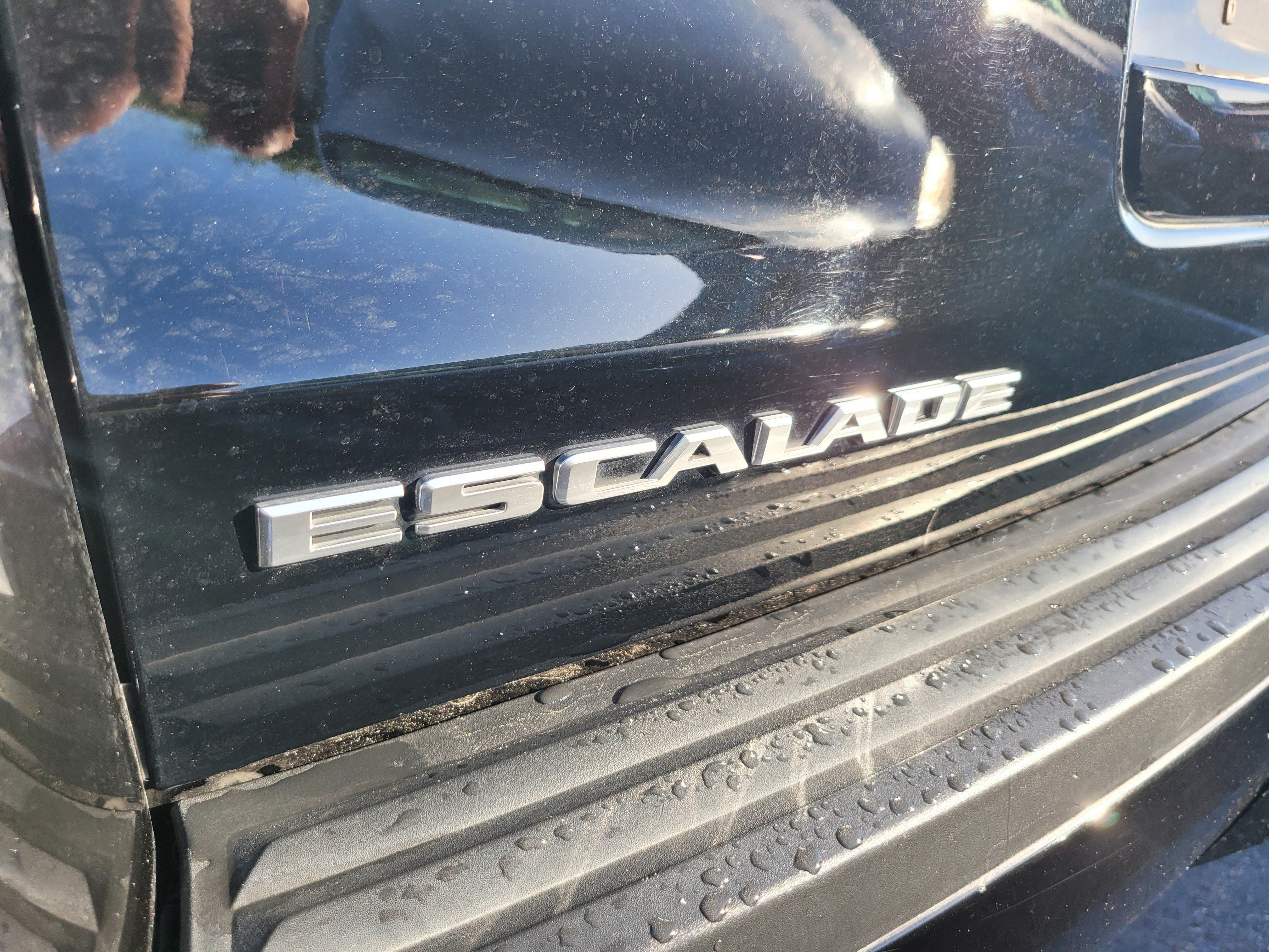 Used 2020 Cadillac Escalade Luxury RWD image 7