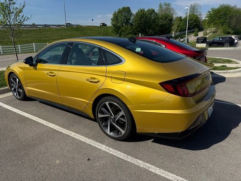 Used 2021 Hyundai Sonata SEL Plus w/ Tech Package image 2
