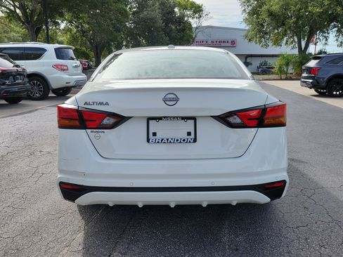 Certified 2025 Nissan Altima 2.5 S FWD image 6