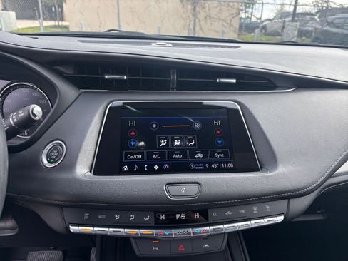 Used 2023 Cadillac XT4 Premium Luxury image 21