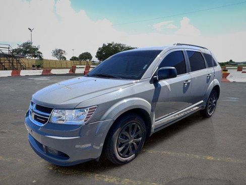Used 2020 Dodge Journey SE FWD image 5