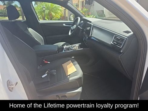 Used 2025 Volkswagen Atlas Cross Sport SEL R-Line image 5