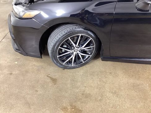 Used 2022 Toyota Camry SE FWD image 26