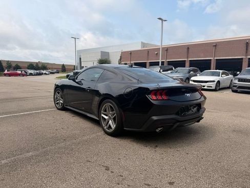 Used 2024 Ford Mustang Coupe RWD image 9