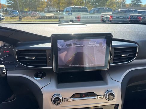 Certified 2024 Ford Explorer XLT w/ Equipment Group 202A image 20