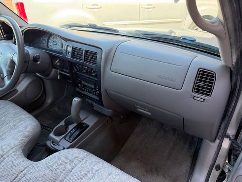 Used 2004 Toyota Tacoma 2WD Regular Cab w/ Enhancement Pkg image 19