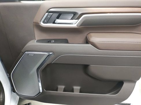 New 2026 GMC Sierra 2500 Denali w/ Denali Reserve Package AWD/4WD image 9
