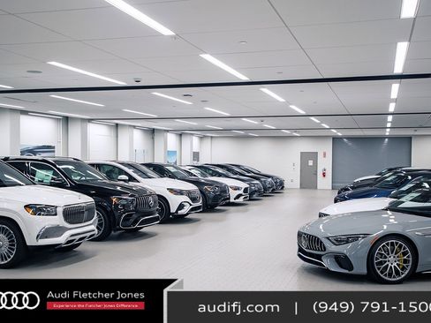 Used 2025 Mercedes-Benz GLC 300 w/ Winter Package image 30