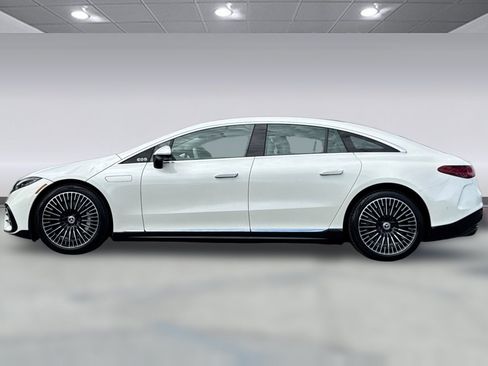 Used 2022 Mercedes-Benz EQS 450+ Sedan image 2