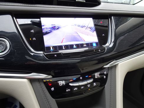 Used 2023 Cadillac XT6 Premium Luxury w/ Technology Package image 18