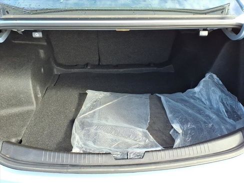 Used 2018 Chevrolet Malibu LT image 9