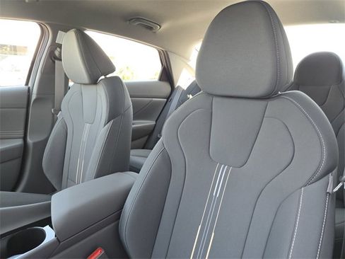New 2025 Hyundai Elantra SEL image 14
