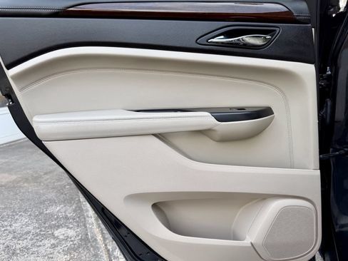 Used 2013 Cadillac SRX Luxury FWD image 23