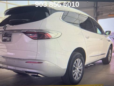 Used 2023 Buick Enclave Essence image 5