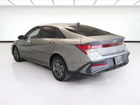 Used 2024 Hyundai Elantra Blue image 6