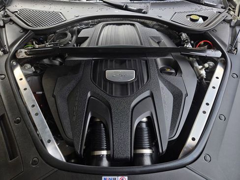 Used 2021 Porsche Panamera 4S image 40