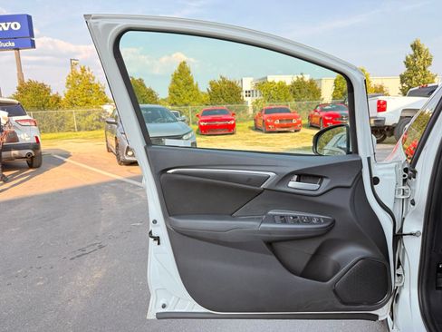 Used 2019 Honda Fit LX image 11