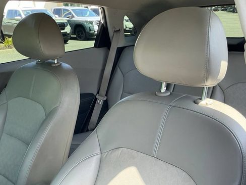 Used 2020 Kia Niro Touring FWD image 21
