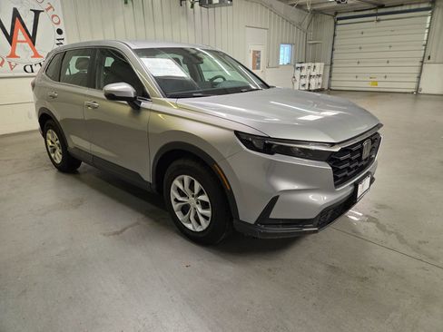 Used 2023 Honda CR-V LX image 10