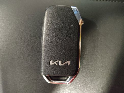 Used 2023 Kia Niro EX FWD image 32