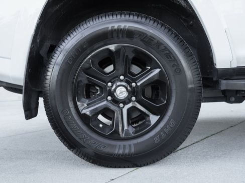 Used 2018 Toyota 4Runner SR5 RWD image 12