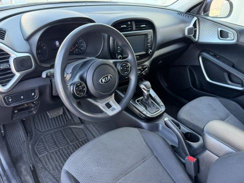 Used 2020 Kia Soul LX FWD image 5