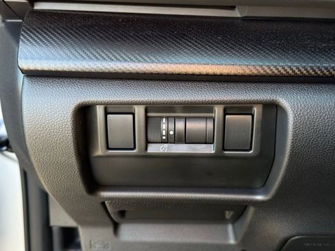 Used 2025 Subaru Crosstrek 2.0i Premium image 10