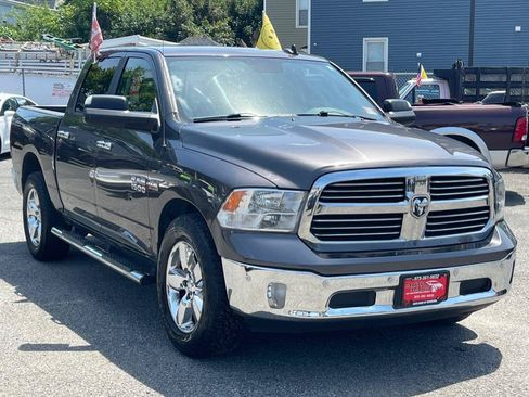 Used 2017 RAM 1500 SLT AWD/4WD image 3