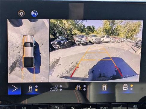 Used 2024 Chevrolet Colorado Z71 w/ Z71 Convenience Package 2 image 19