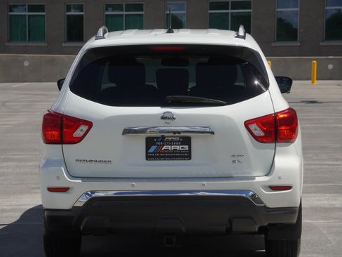 Used 2017 Nissan Pathfinder SL image 40