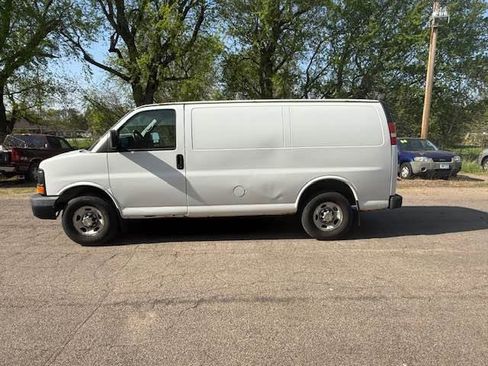 Used 2013 Chevrolet Express 3500 image 3