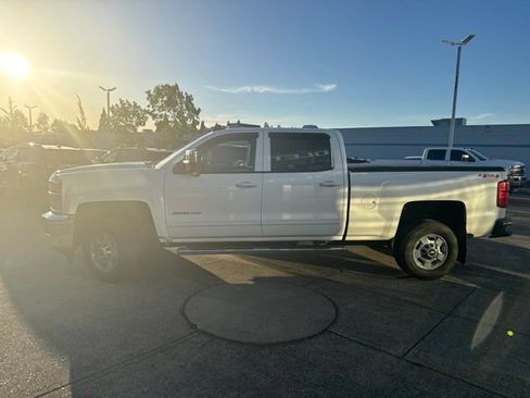 Used 2015 Chevrolet Silverado 2500 LT AWD/4WD image 4