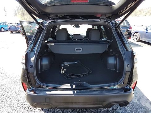 Used 2025 Subaru Forester Premium AWD/4WD image 9