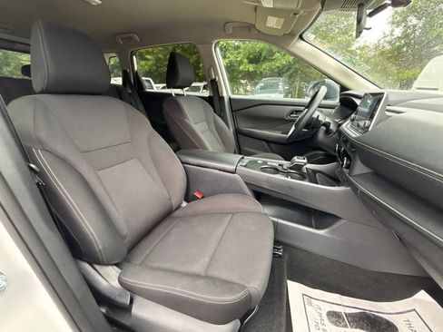 Used 2024 Nissan Rogue S FWD image 18