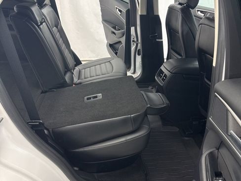 Certified 2019 Ford Edge SEL w/ Equipment Group 201A image 38