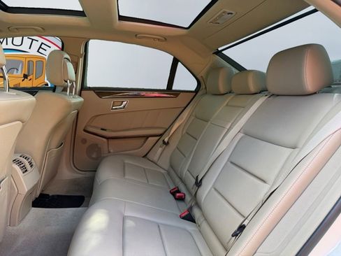 Used 2010 Mercedes-Benz E 350 4MATIC Sedan image 21