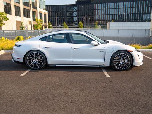 Certified 2020 Porsche Taycan Turbo w/ Premium Package AWD/4WD image 8