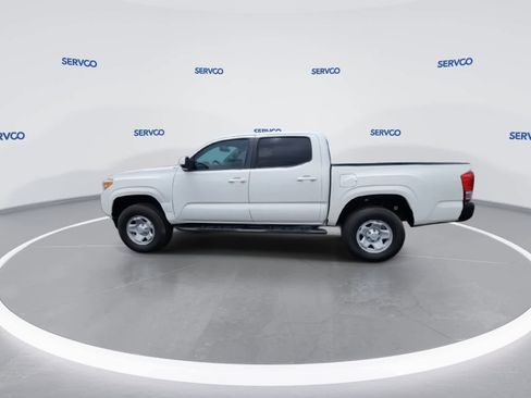 Used 2017 Toyota Tacoma SR image 5